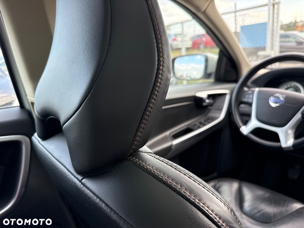 Volvo XC 60 D4 Momentum - 27