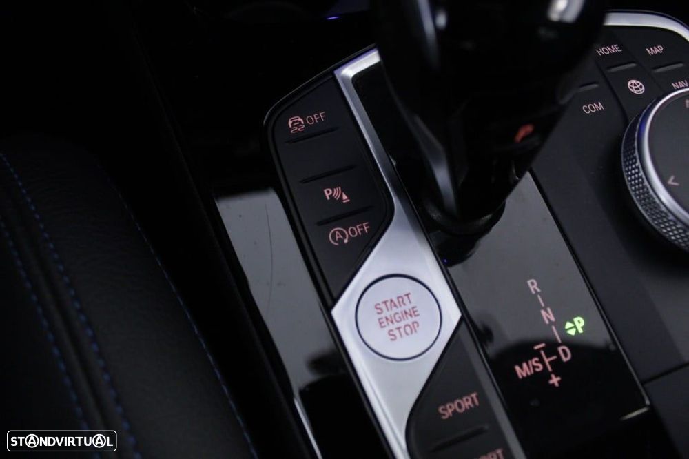 BMW 116 d Pack Desportivo M Auto - 31