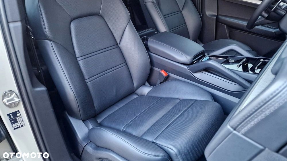 Porsche Cayenne - 22