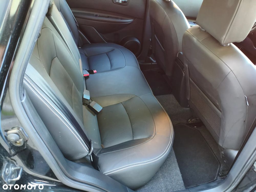 Nissan Qashqai 2.0 dCi 4 x 4 DPF tekna - 19