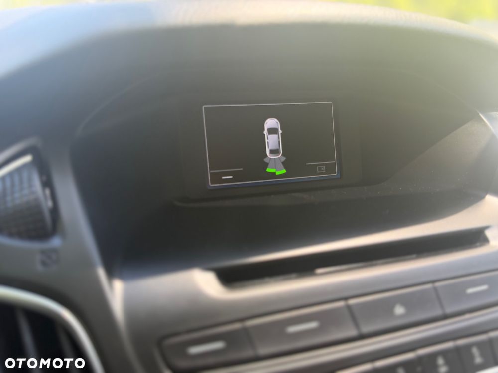 Ford Focus 1.6 SYNC Edition - 6