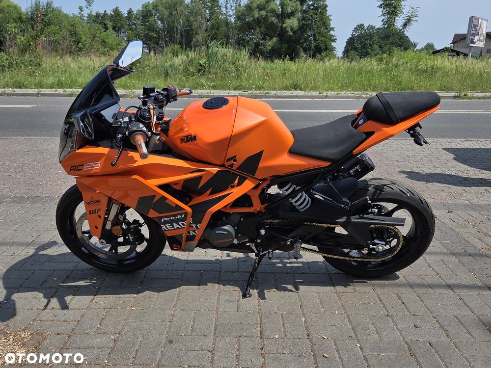 KTM RC 125 - 23