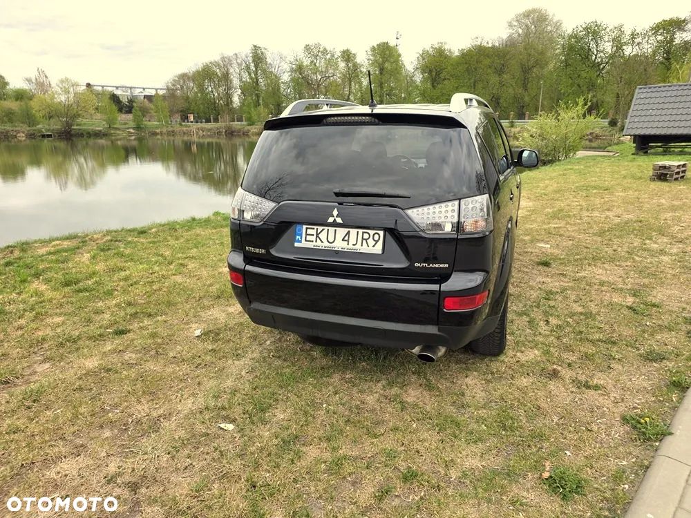 Mitsubishi Outlander 2.4 Intense - 17
