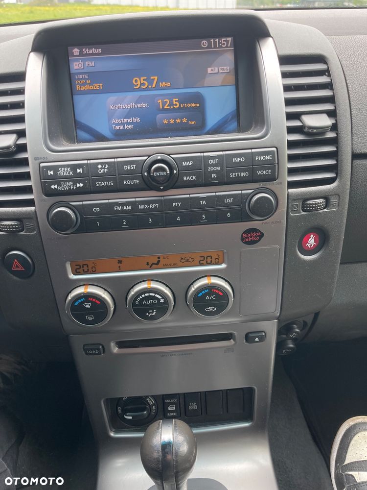 Nissan Pathfinder 2.5 DCi LE - 32