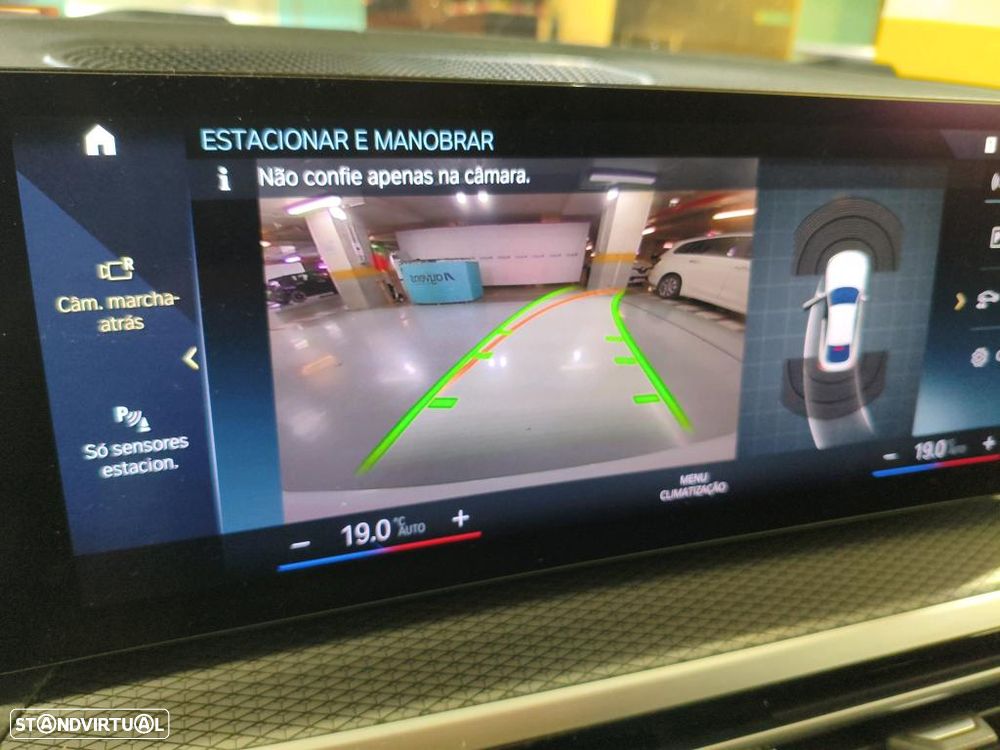BMW i4 eDrive40 Desportiva M - 11