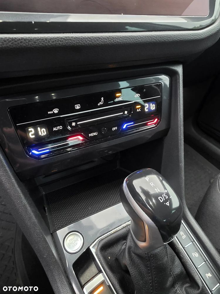Volkswagen Tiguan - 12