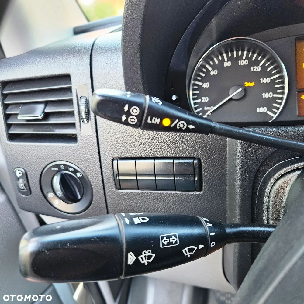 Mercedes-Benz Sprinter - 29