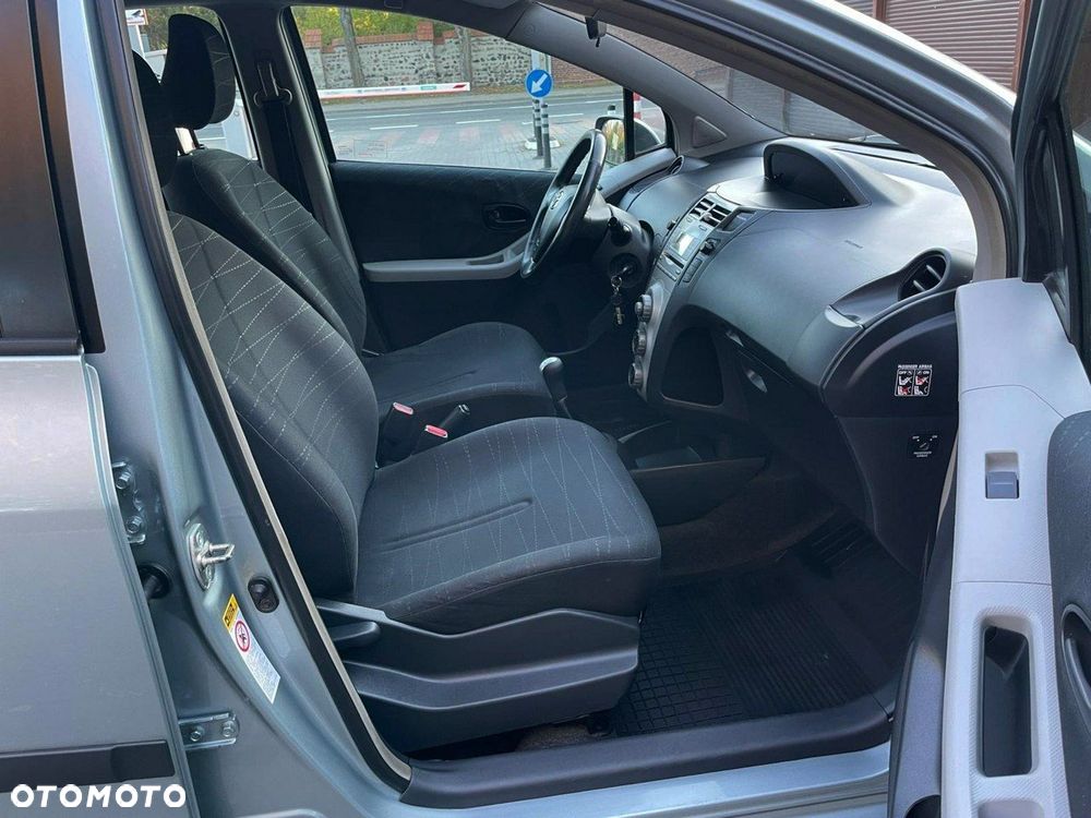 Toyota Yaris - 7