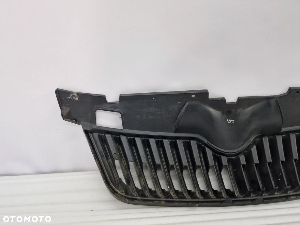 SKODA FABIA II LIFT 09-13 ATRAPA / GRILL PRZEDNI PRZÓD , NR 5J0853688B , NR AUKCJI GR102 - 10