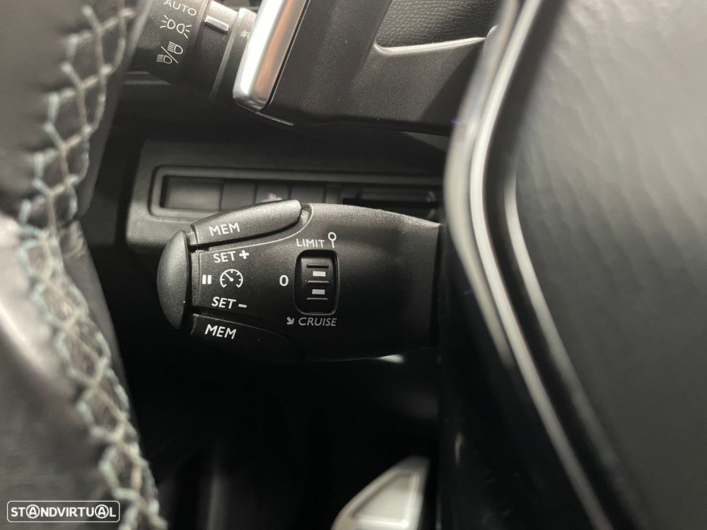 Peugeot 3008 1.2 PureTech Allure EAT8 - 37