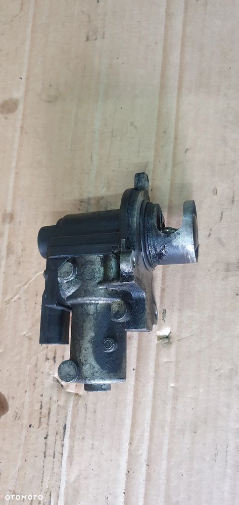 Zawór EGR Audi A8 D3 4.2 TDI - 1