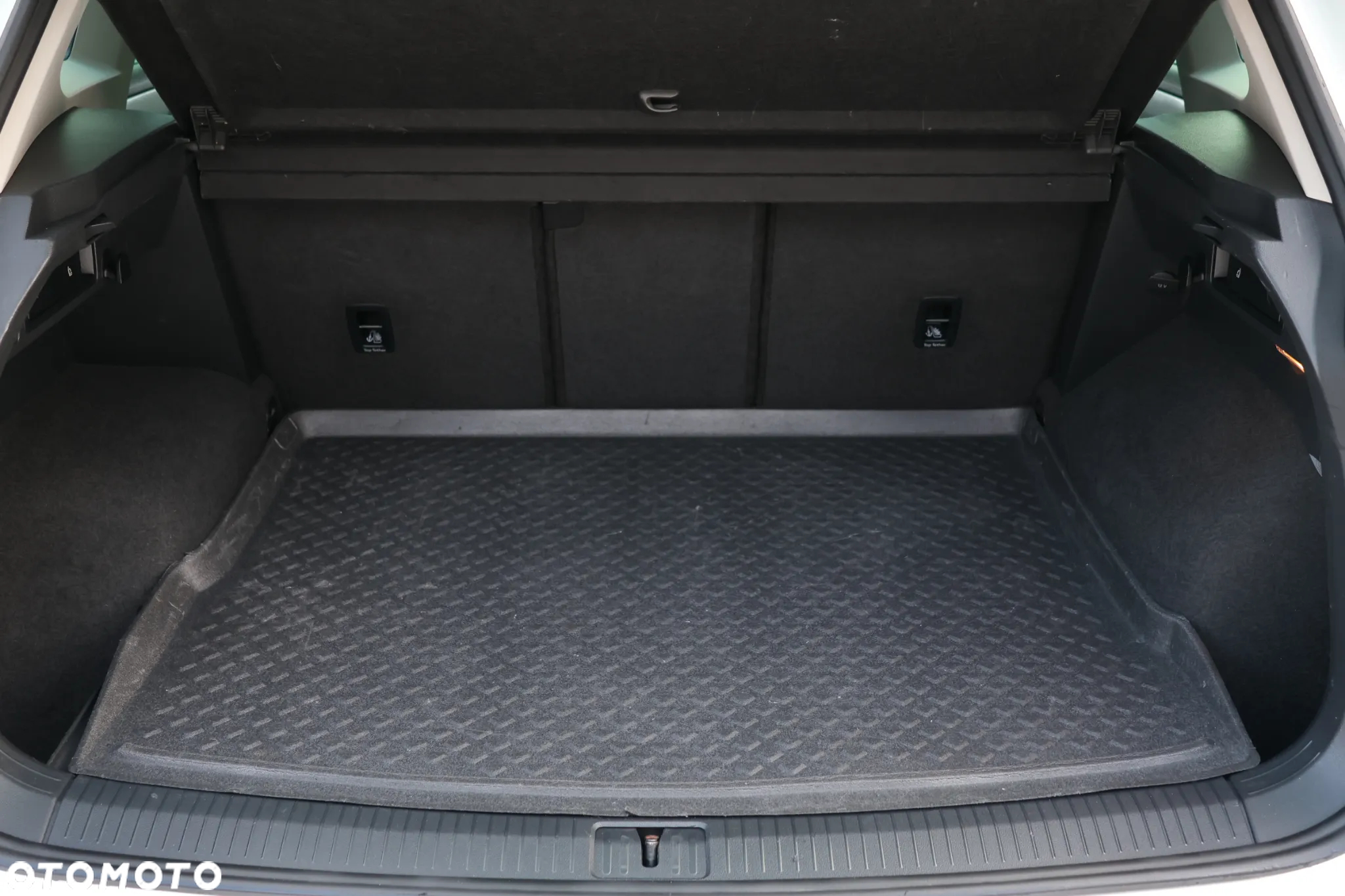Volkswagen Tiguan 2.0 TDI SCR DSG R-Line - 28