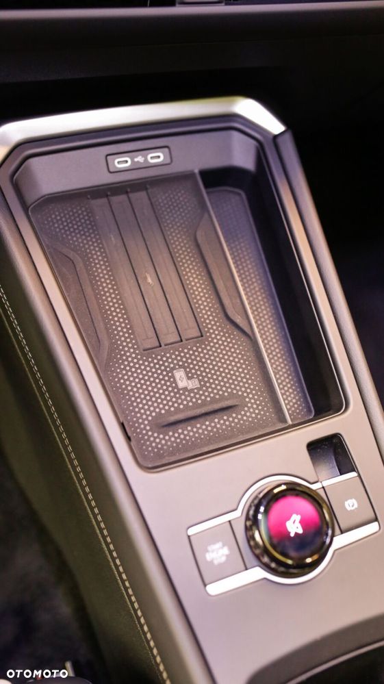 Volkswagen T-Roc - 28