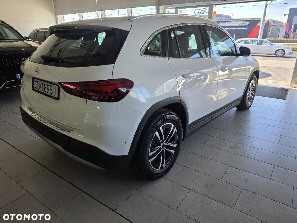 Mercedes-Benz GLA 200 Style - 4