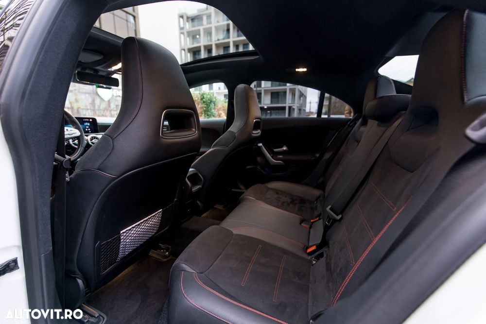 Mercedes-Benz CLA - 33