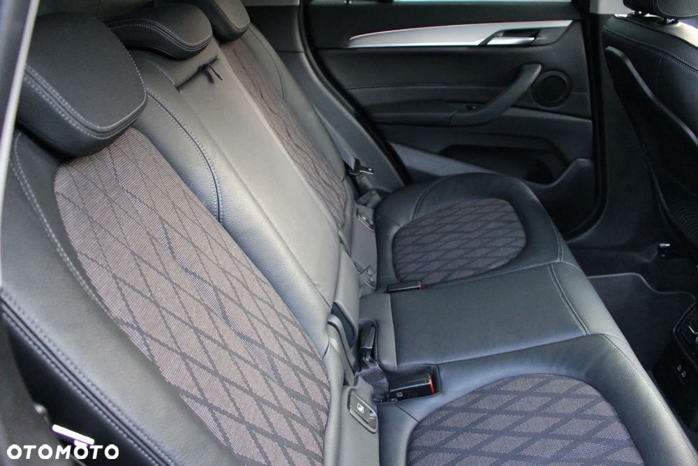 BMW X1 xDrive25e xLine - 21
