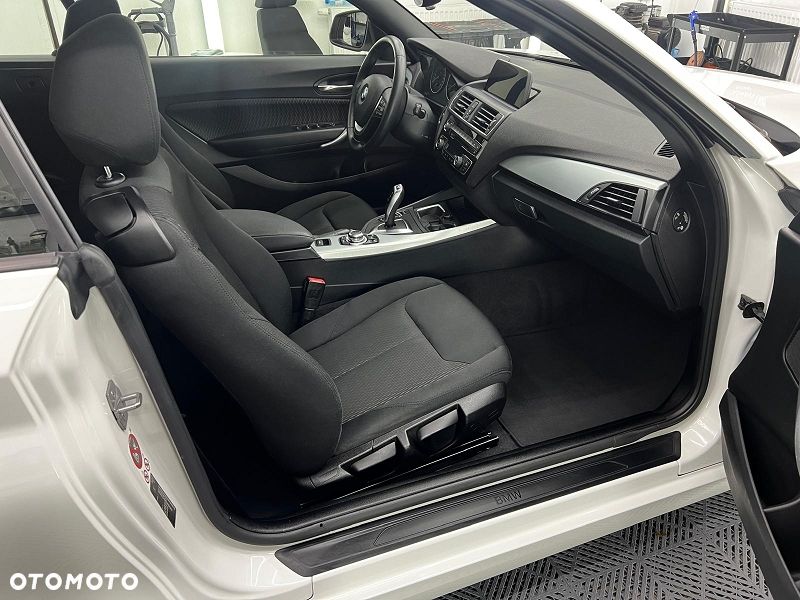 BMW Seria 2 218d M Sport - 23