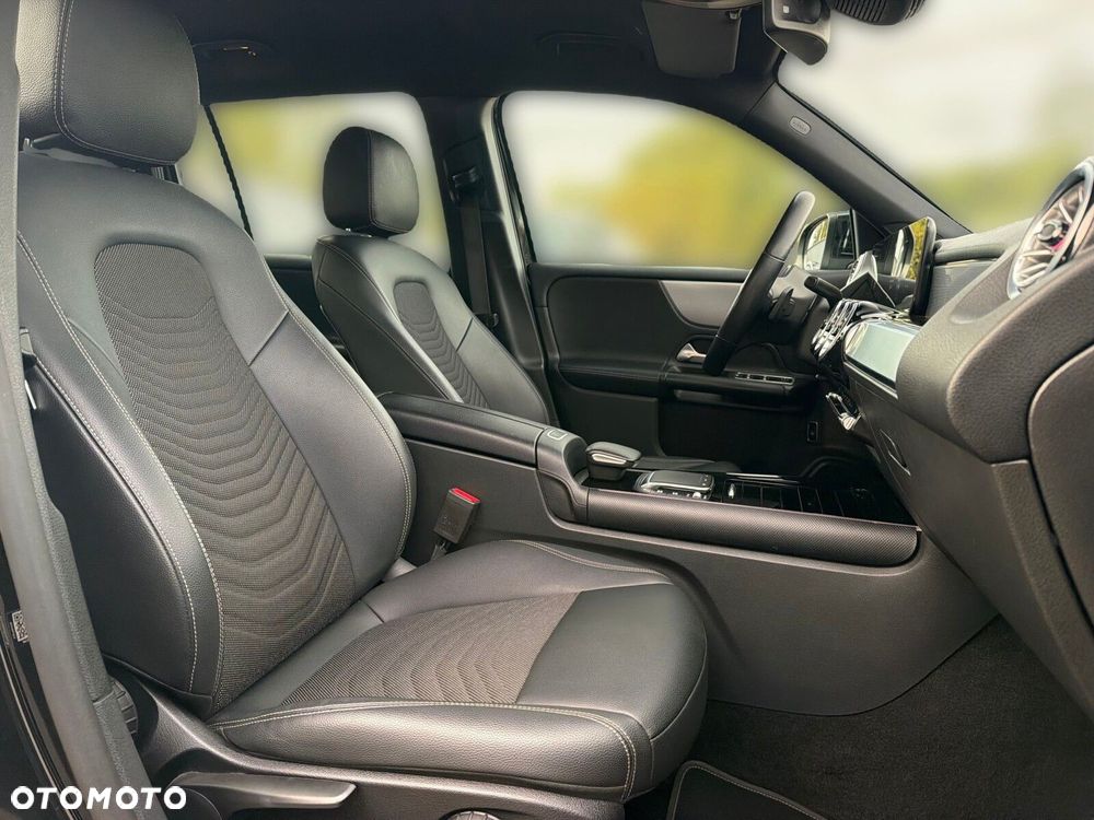 Mercedes-Benz GLB - 17