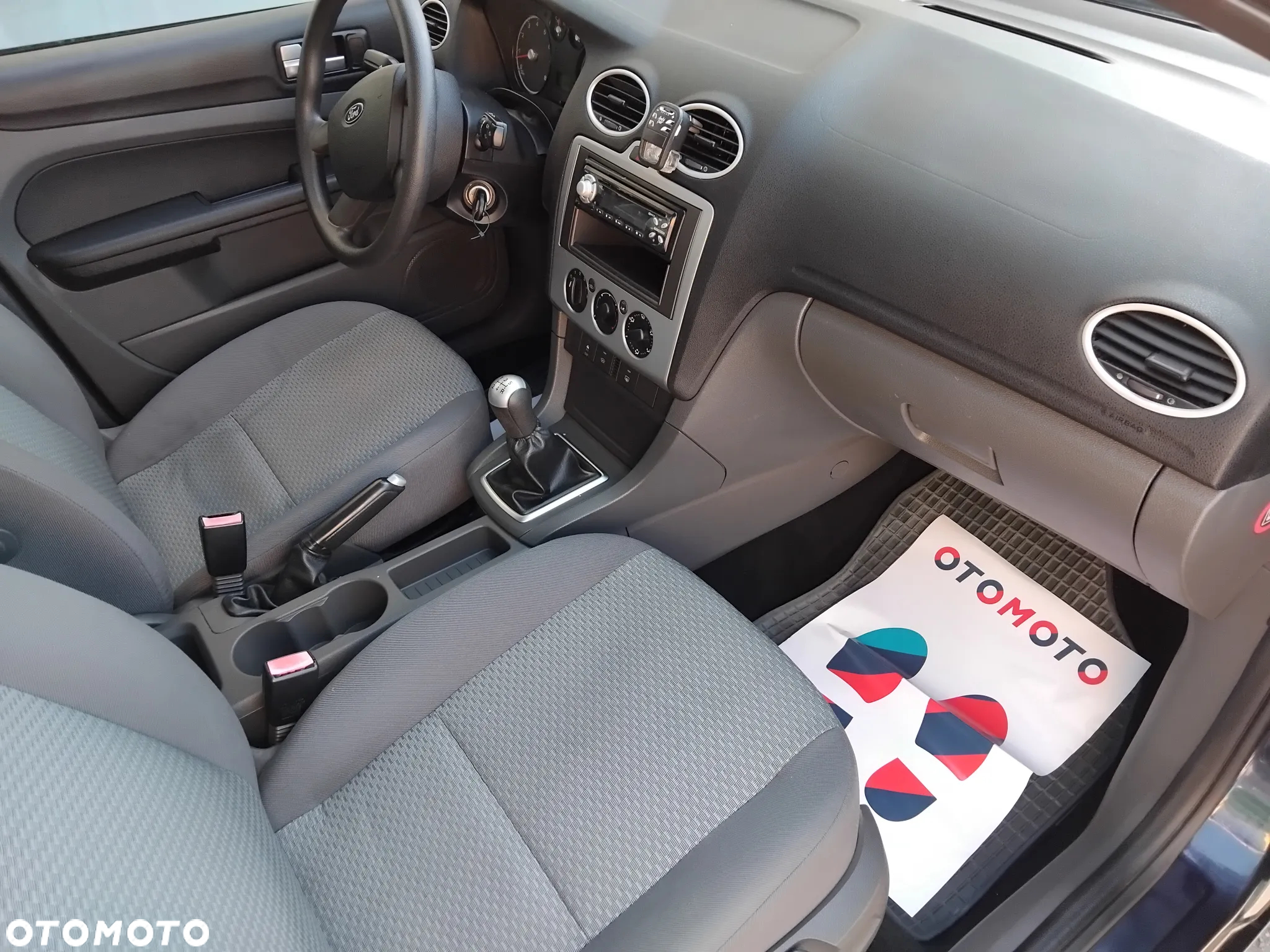 Ford Focus Turnier 2.0 16V Style - 13