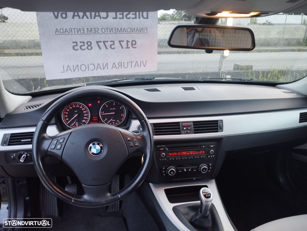 BMW 318 d LifeStyle - 25