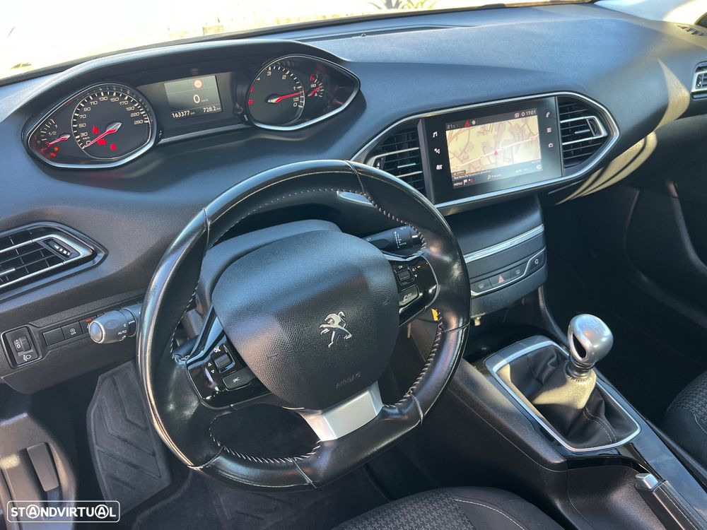 Peugeot 308 1.5 BlueHDi Style - 28