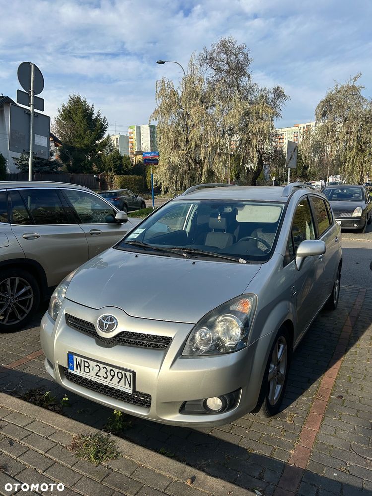 Toyota Corolla Verso 2.2 D-4D X - 1