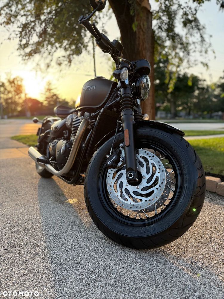 Triumph Bonneville Bobber - 1