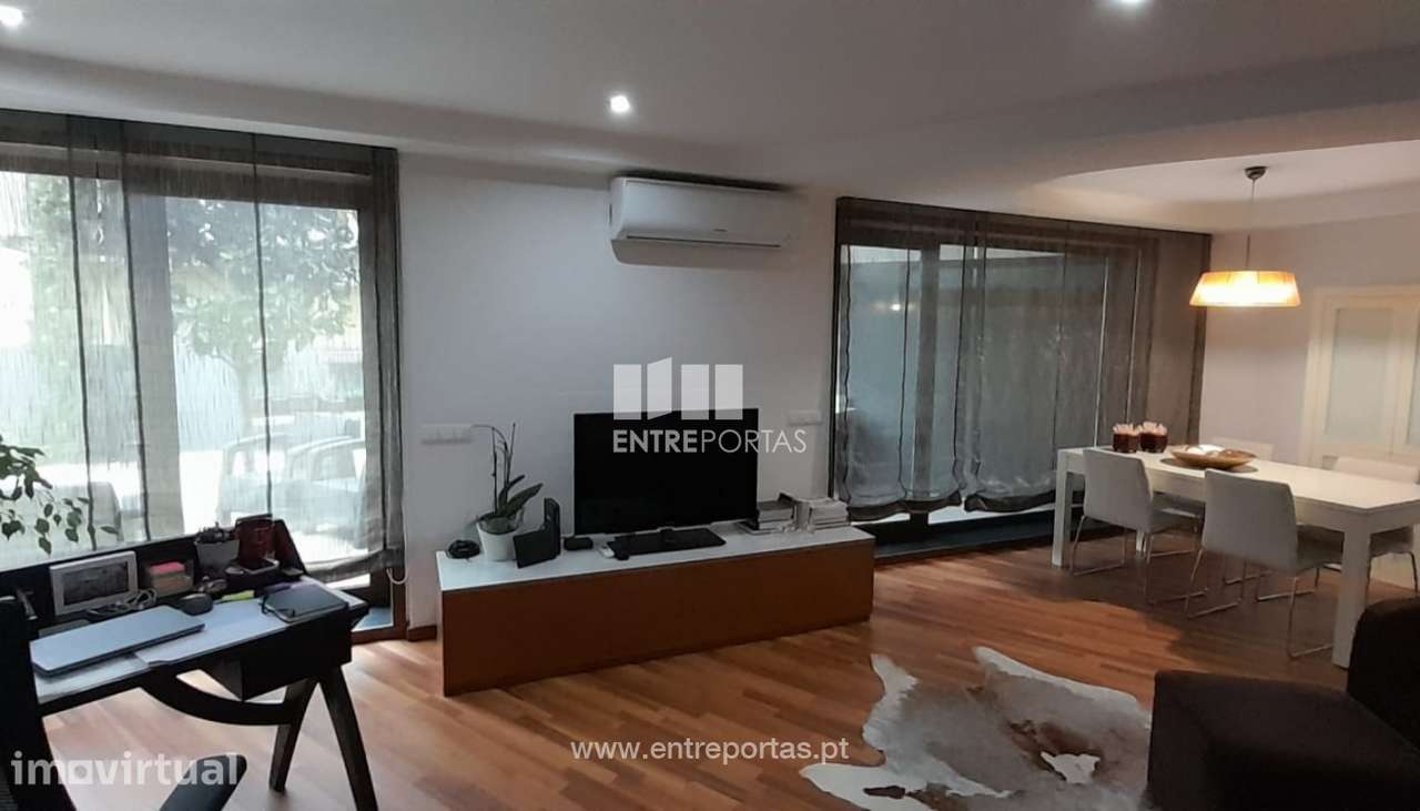 Venda de Moradia V3 individual no centro da cidade, na Póvoa de Varzi - Grande imagem: 2/17