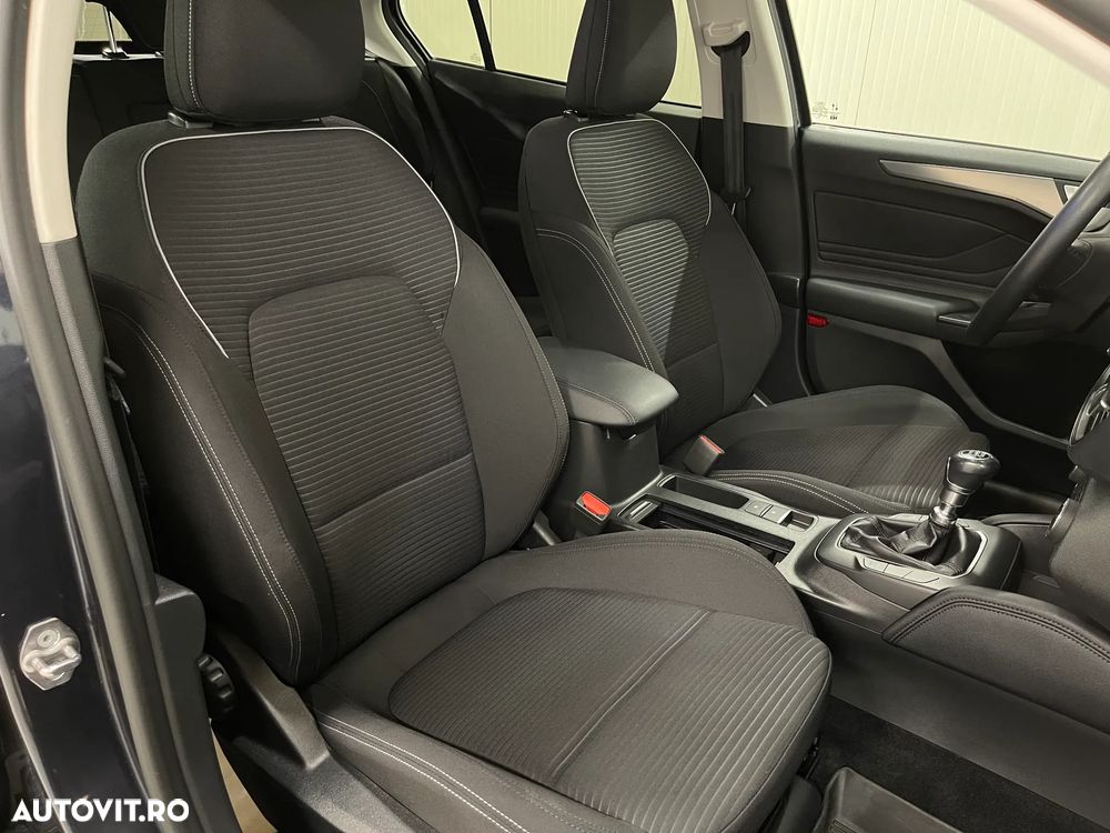 Ford Focus 1.0 EcoBoost MHEV Titanium - 9