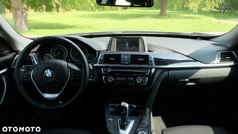 BMW 3GT 325d Sport Line - 11