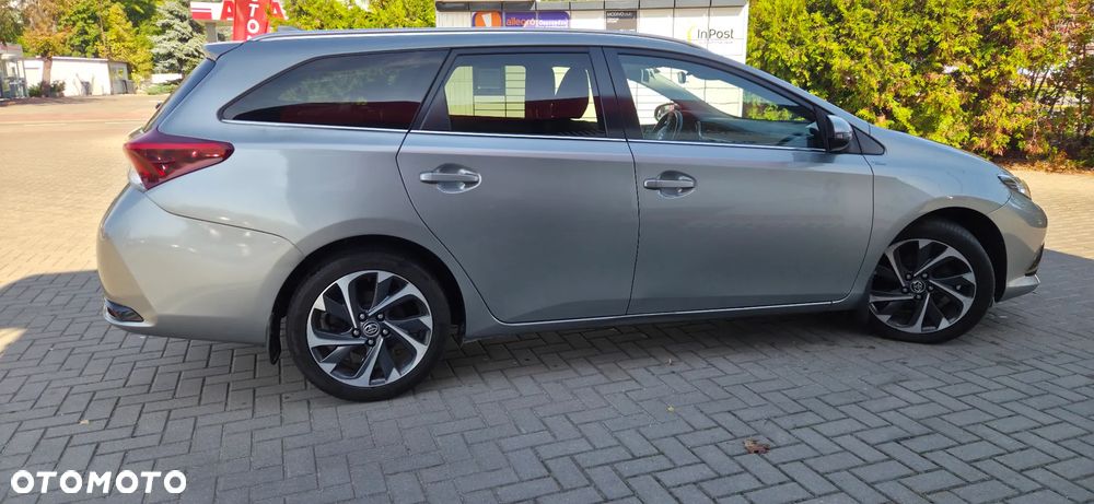 Toyota Auris 1.6 D-4D Design Edition - 17