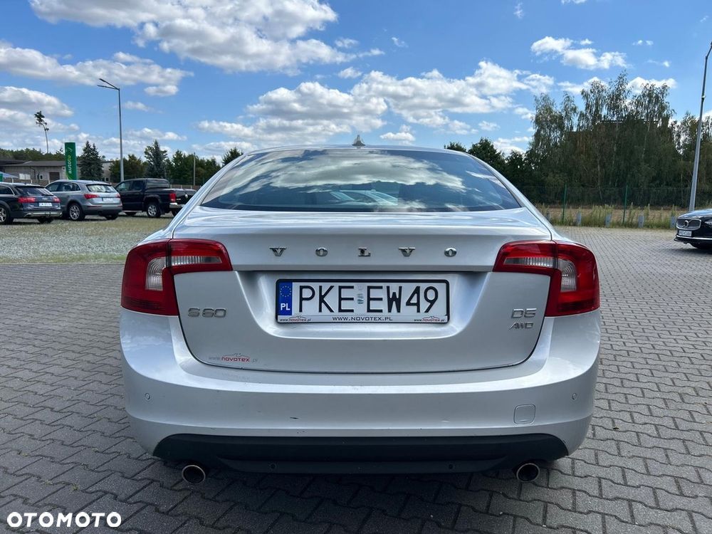Volvo S60 D5 AWD Geartronic Summum - 8