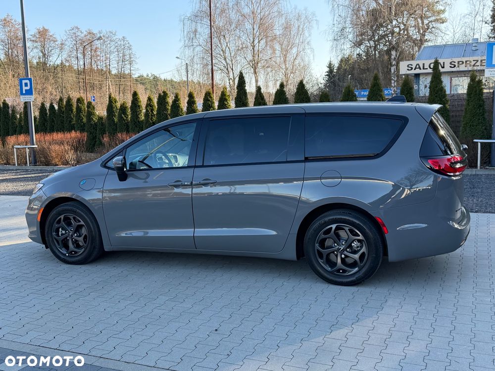 Chrysler Pacifica - 10