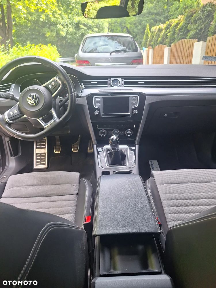 Volkswagen Passat - 8