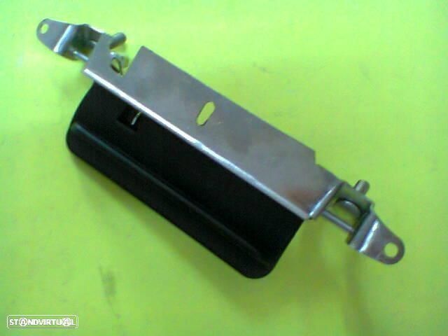 puxador tampa da mala Toyota Hiace LH50 e LH51 (NOVOS) - 1