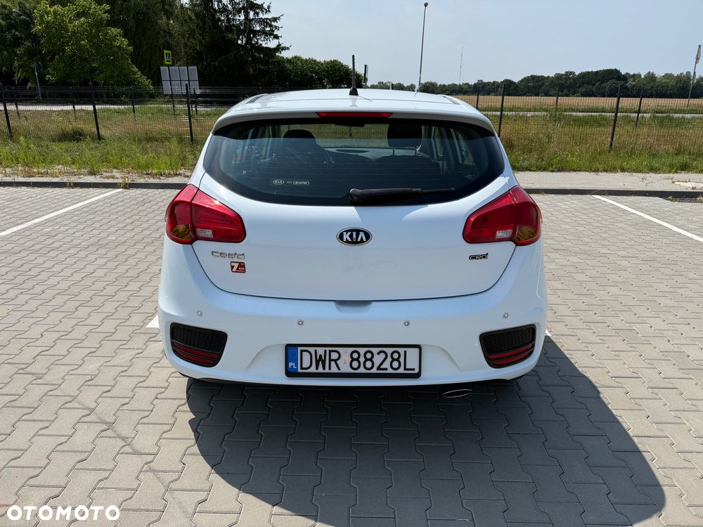 Kia Ceed - 8