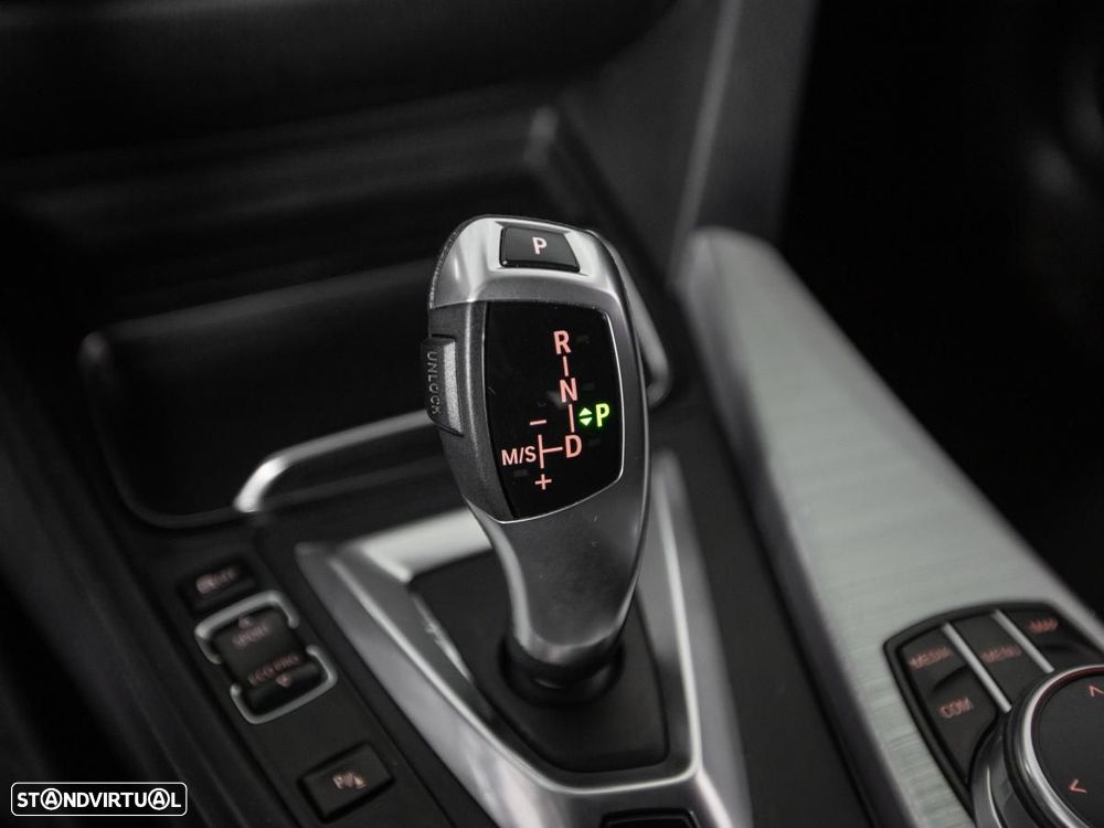 BMW 330 e iPerformance - 22