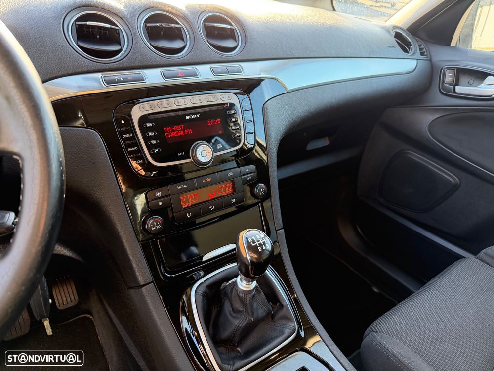 Ford S-Max 2.0 TDCi Titanium 7L - 11