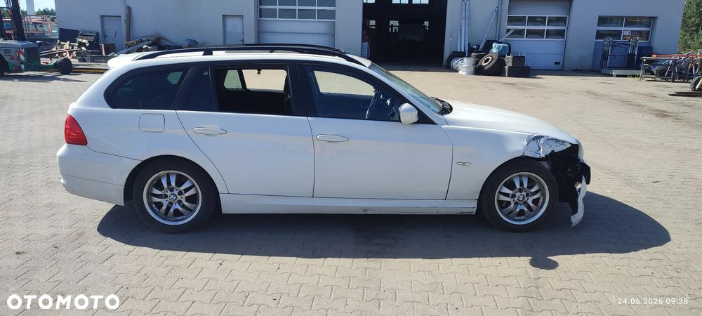 BMW Seria 3 318i Edition Exclusive - 6