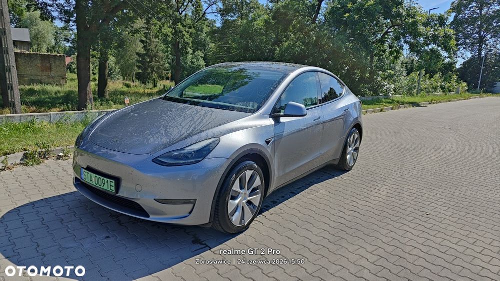 Tesla Model Y - 4