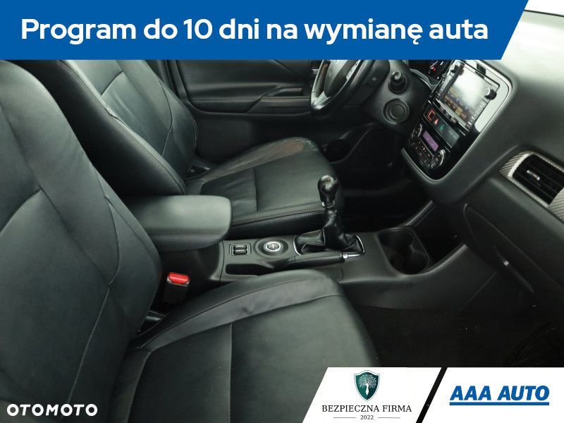Mitsubishi Outlander - 8