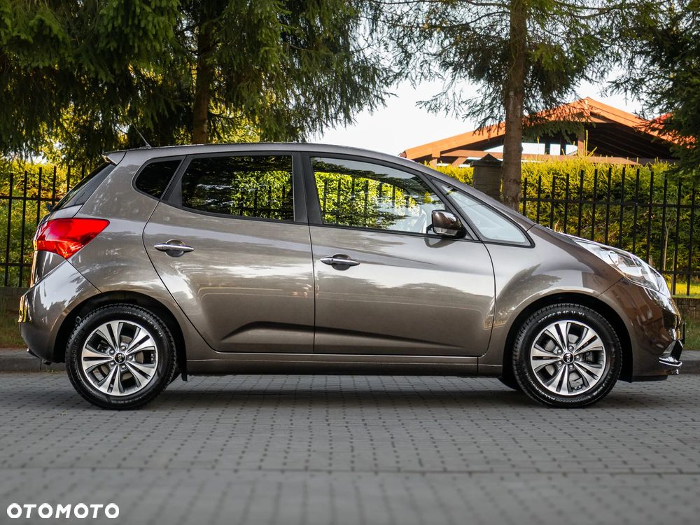 Kia Venga 1.6 CVVT Black Collection - 6