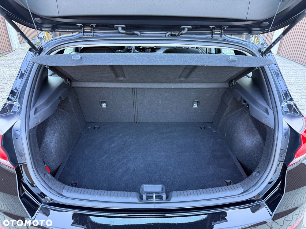 Hyundai i30 1.5 DPI Classic + - 22