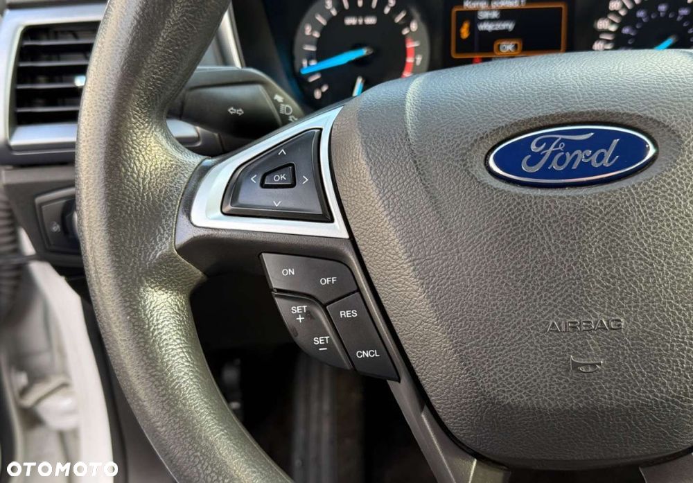 Ford Fusion - 24