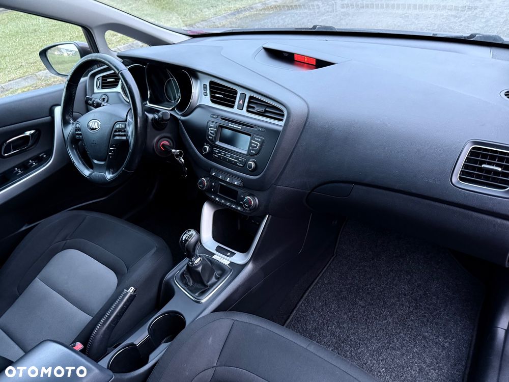Kia Ceed 1.6 GDI Platinum Edition - 25