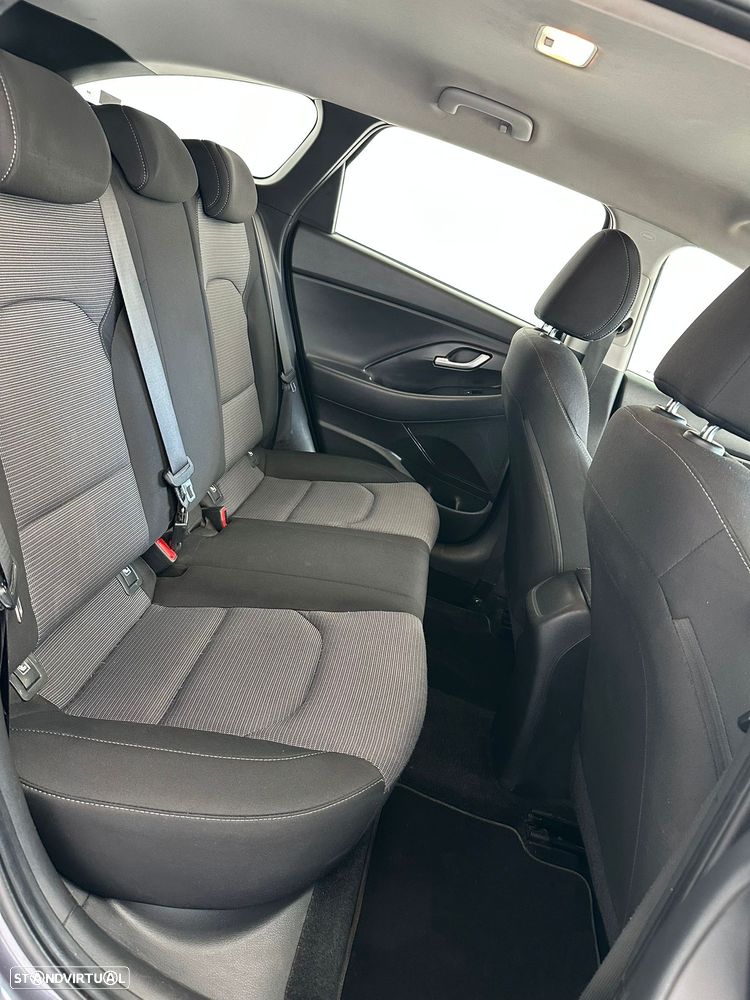Hyundai i30 CW - 27