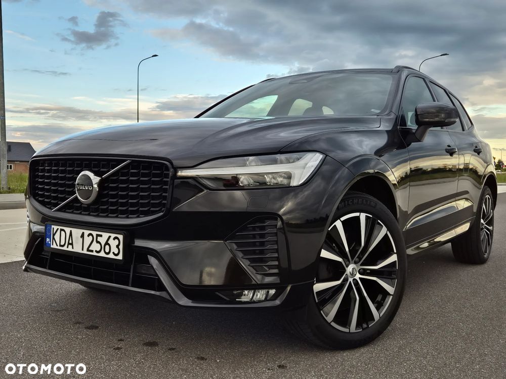 Volvo XC 60 B5 D AWD Ultimate Dark - 17