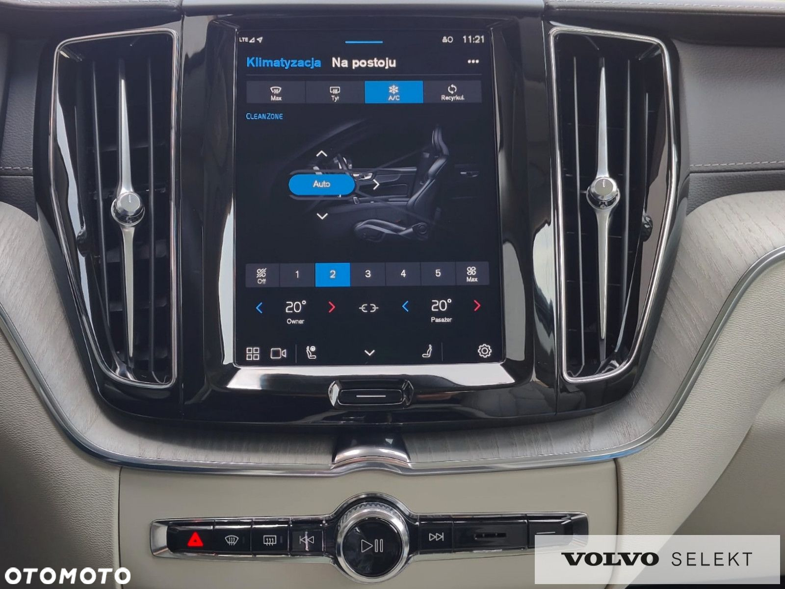 Volvo XC 60 - 24