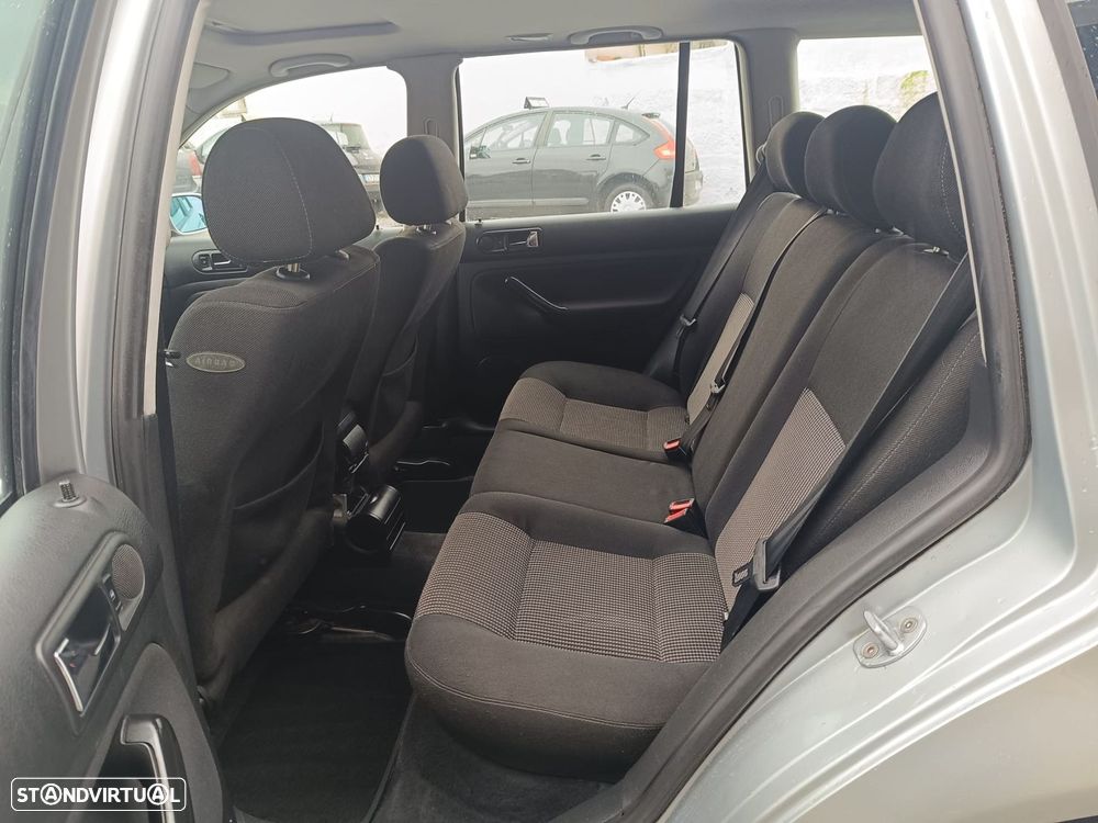 VW Golf Variant 1.9 TDi Highline - 13