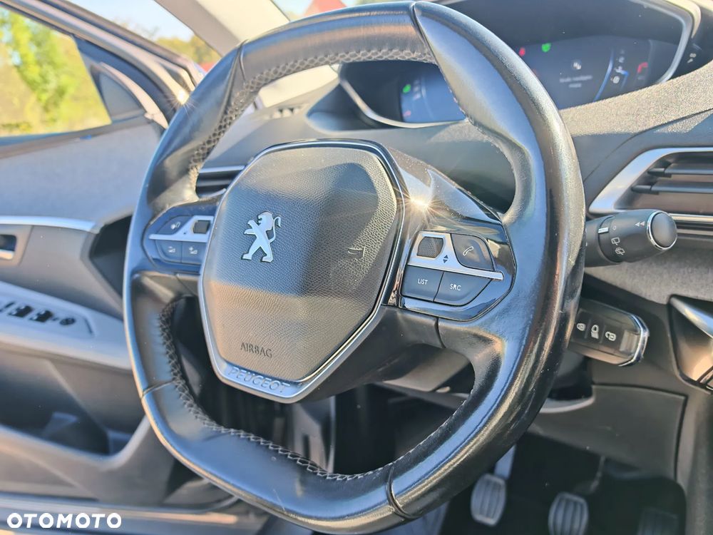 Peugeot 3008 - 17